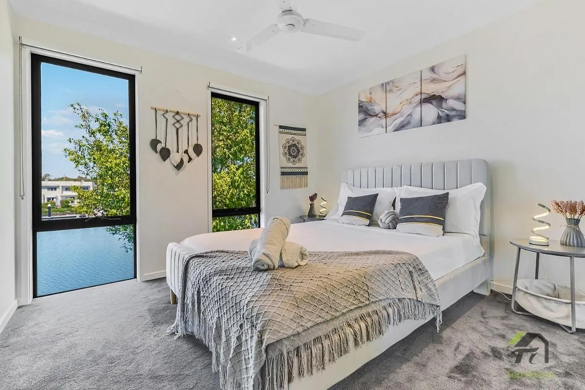 Romantic Home By The Beach Gold Coast 0*,  Australia